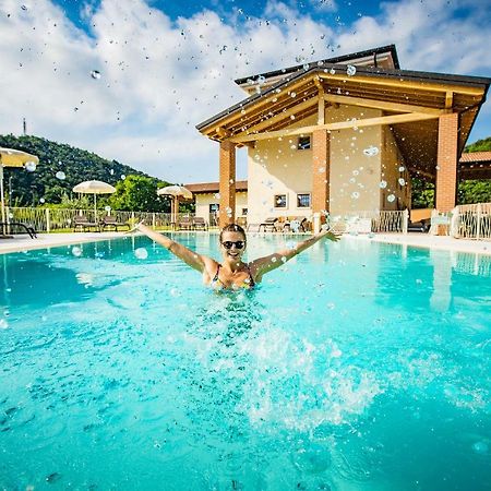 Agriturismo La Pertica Costermano Bagian luar foto