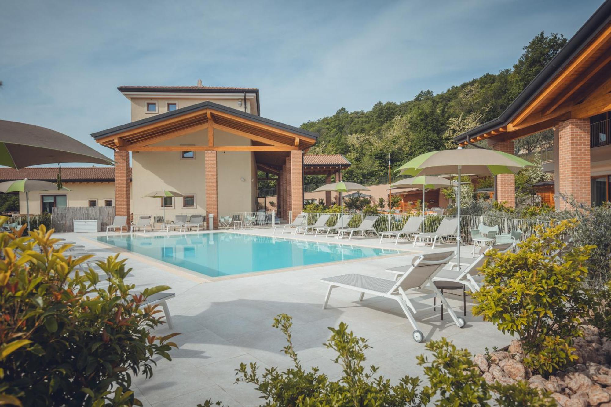 Agriturismo La Pertica Costermano Bagian luar foto