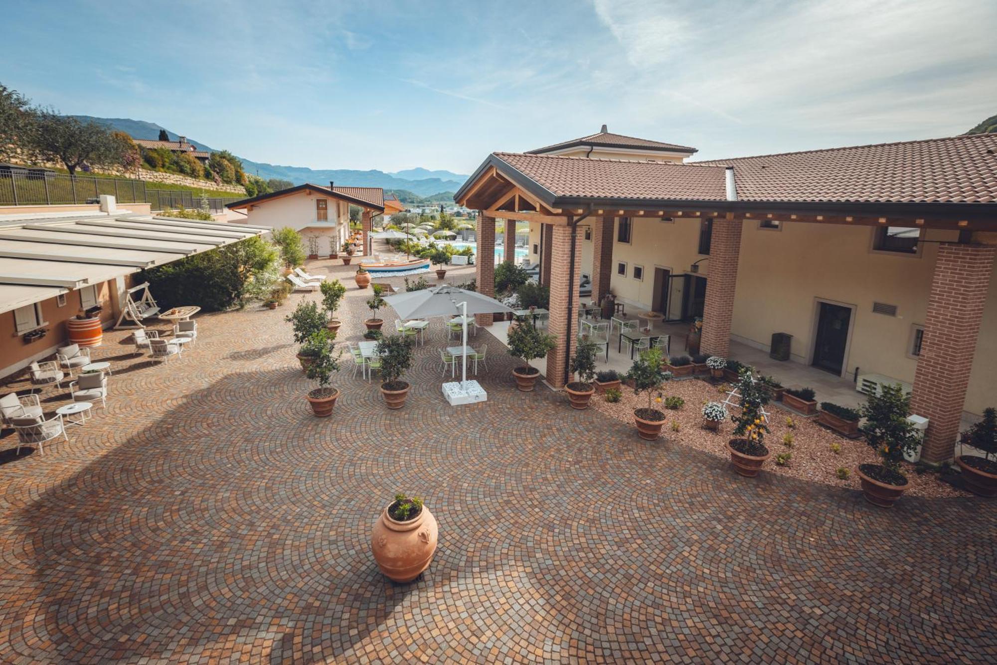 Agriturismo La Pertica Costermano Bagian luar foto
