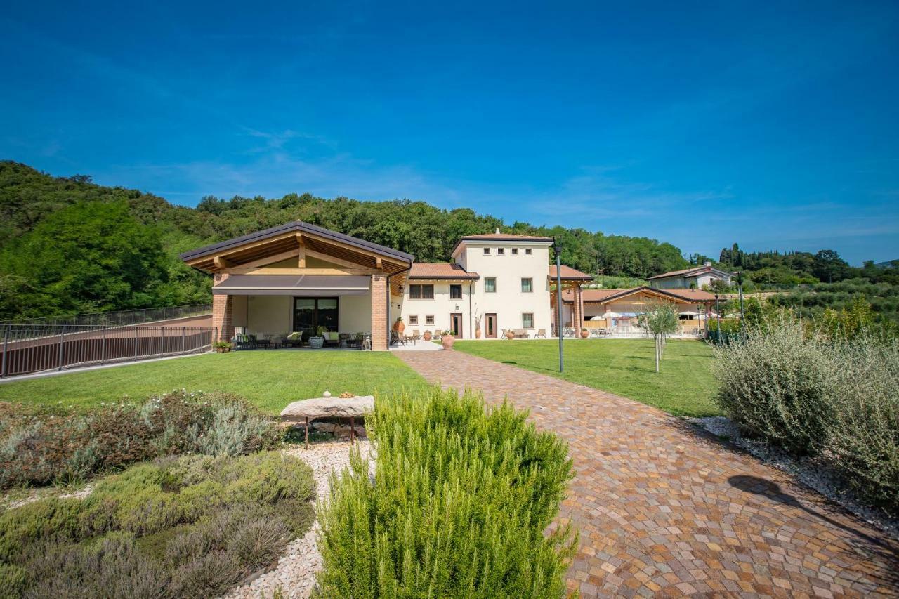 Agriturismo La Pertica Costermano Bagian luar foto